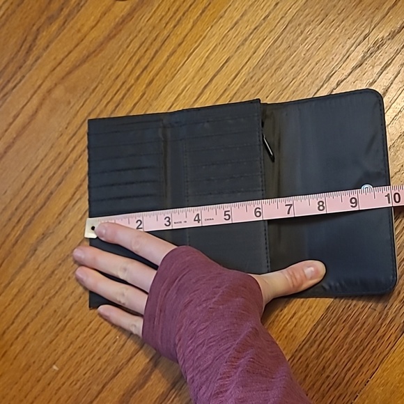 Nintendo Controller Wallet - Picture 14 of 15